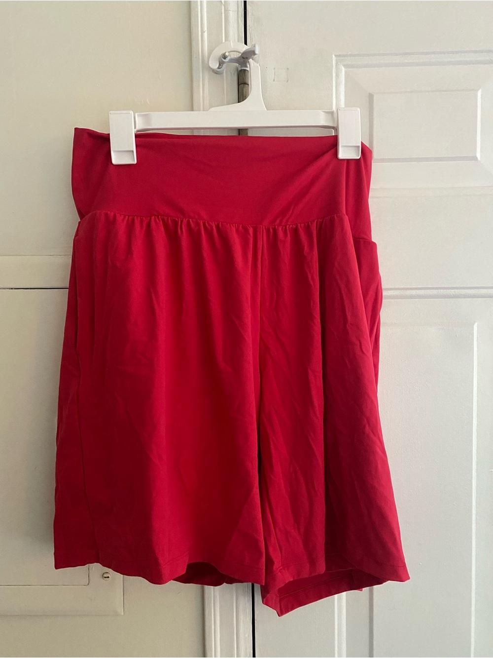 HALARA Red Athletic Shorts with Gathered Waist